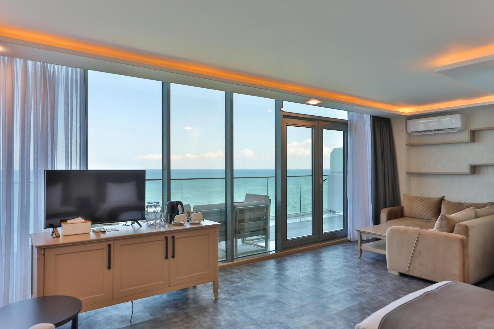Batumi View Luxury Hotel ภายนอก รูปภาพ