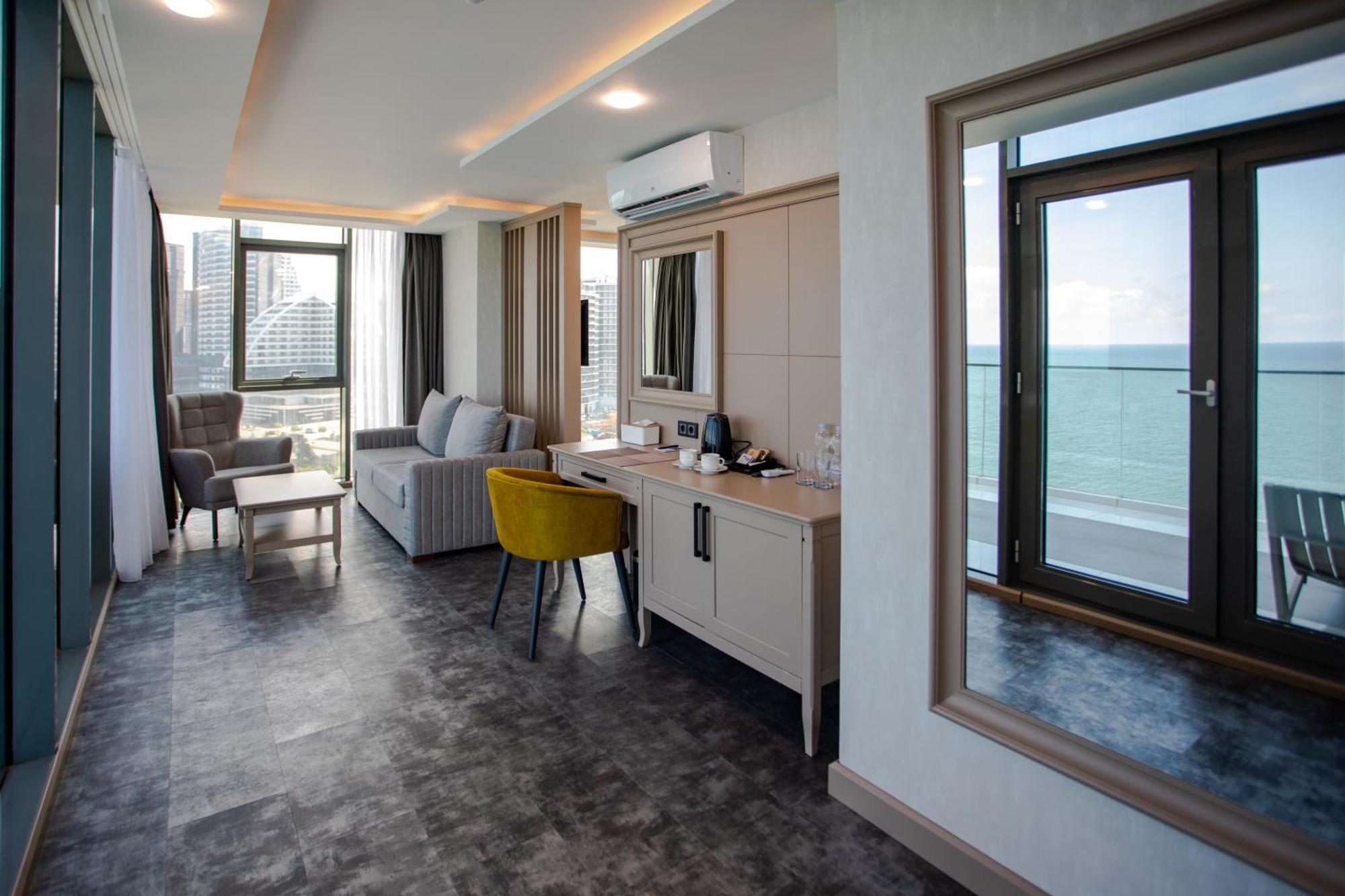 Batumi View Luxury Hotel ภายนอก รูปภาพ